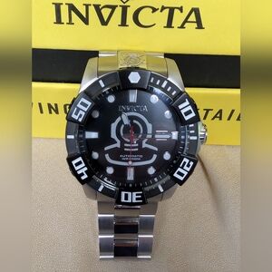 Invicta Men's Black and Silver Watch